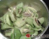 A picture of step 1 of Kiwi jam.