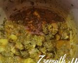 A picture of step 1 of Hyderabadi Aloo Suvaa Paalak Gosht.