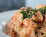 Foto del paso 2 de la receta: Frutos del mar en salsa rosa