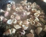 Foto del paso 5 de la receta Fideuà de rape, calamares y gambones