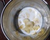 બનાના મિલ્ક શેઇક (Banana Milkshake Recipe In Gujarati) રેસીપી સ્ટેપ2ફોટો