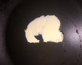 A picture of step 2 of Mashmallow sandwich.