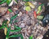 Foto langkah ke 2 dari resep Oseng Pindang Cabe Ijo.