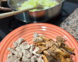 Foto del paso 4 de la receta: Arroz meloso de níscalos y solomillo 🌾 🍄 🐷 🍂🍂
