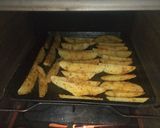 Foto del paso 4 de la receta: Papas cuña al horno, súper crocantes 🤩