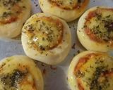 Foto langkah ke 5 dari resep Pizza roll.