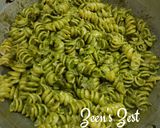 A picture of step 3 of Eliche Pasta with Spinach Pesto.