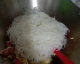 Foto langkah ke 3 dari resep Bihun Goreng Sosis.