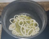 Foto del paso 1 de la receta: Arroz meloso con calamares
