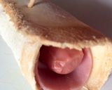 Foto del paso 2 de la receta Rollitos de salchicha y pavo al huevo🍞