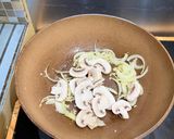Foto langkah ke 3 dari resep Truffle Creamy Pasta.
