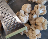 Foto del paso 4 de la receta: Falso arroz de coliflor con rape, gambas y alcachofas
