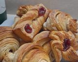 Foto del paso 7 de la receta: Medialunas/Facturas Masa de hojaldre