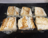 Foto del paso 2 de la receta: Bacalao confitado con parmentier de aceitunas