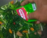 Foto langkah ke 5 dari resep Tumis Sawi Sosis Bakso.