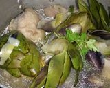 Hình bước làm 2 của món Bông Atisô hầm giò heo
