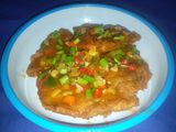 Telur goreng krispi dan saus pedas