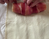 Foto del paso 4 de la receta: Hojaldre con pavo, jamón serrano y queso