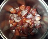 Foto del paso 1 de la receta: Trifle de frutilla en copas