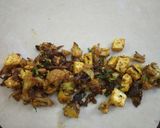 A picture of step 5 of Paneer Gobhi stuffed parathas.