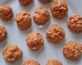 Foto langkah ke 1 dari resep Bola - Bola Daging Saus Putih.