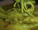 Foto langkah ke 5 dari resep Sop ceker kuah kuning.