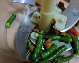 Gambar langkah 2 resipi Masak Lemak Cili Api Keli Salai Campur Pucuk Paku.