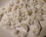 A picture of step 1 of Calamari fritte.