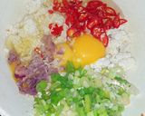 Foto langkah ke 2 dari resep Dadar Tahu Telur Pedas.