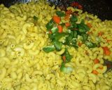 A picture of step 2 of Stir fry veggies macaroni.