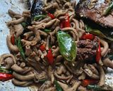 Foto langkah ke 3 dari resep Tumis Usus Ayam.