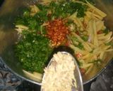 A picture of step 3 of Chips pakoray.
