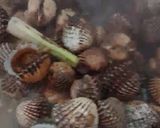 Gambar langkah 8 resipi Kerang masak kicap pekat likat.