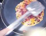 A picture of step 4 of Rava uttapam.