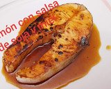 Foto del paso 5 de la receta: Salmón a la plancha con salsa de soja y miel