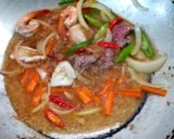 รูปขั้นตอนการทำที่ 3 ของ ผัดพริกรวมมิตรราดหน้าข้าว