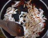 Foto langkah ke 2 dari resep 9. Ayam Suwir Pedas.