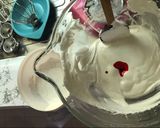 Foto langkah ke 3 dari resep Bolu Kukus Merah Putih.