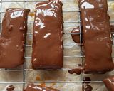 A picture of step 12 of Vickys Homemade 'Cadburys Crunchie' Bars, GF DF EF SF NF.