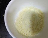 A picture of step 2 of Cheese chilli corn toast.