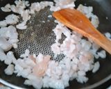 A picture of step 1 of White sauce pasta.