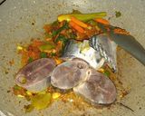 Foto langkah ke 3 dari resep Tongkol Woku Kemangi.