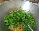 Foto langkah ke 3 dari resep Tumis Udang Pare.