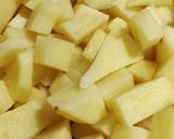 Foto del paso 1 de la receta: Tortilla de papa rellena de jamón queso y arvejas