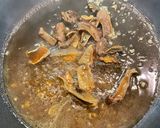 A picture of step 4 of Porcini cream pasta.