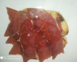 Foto del paso 1 de la receta: Mollete de jamón serrano con aceite de oliva