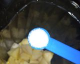 A picture of step 2 of Simple healthy smoothie.