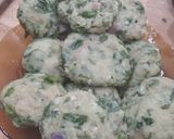 Foto langkah ke 8 dari resep Perkedel kentang sembunyi sosis plus bayam.