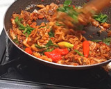 Foto langkah ke 5 dari resep Tongkol Suwir Pedas Manis.