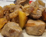 Foto del paso 5 de la receta: Solomillo de cerdo encebollado con patatas